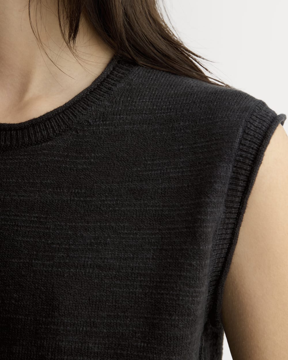 The Muscle Sweater in Cotton Linen | Black