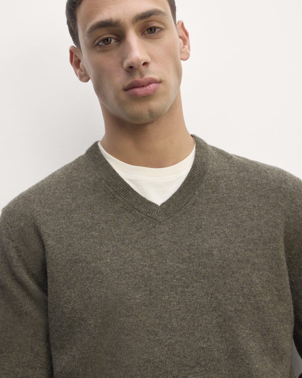 The Cashmere V-Neck Sweater | Heathered Army Green