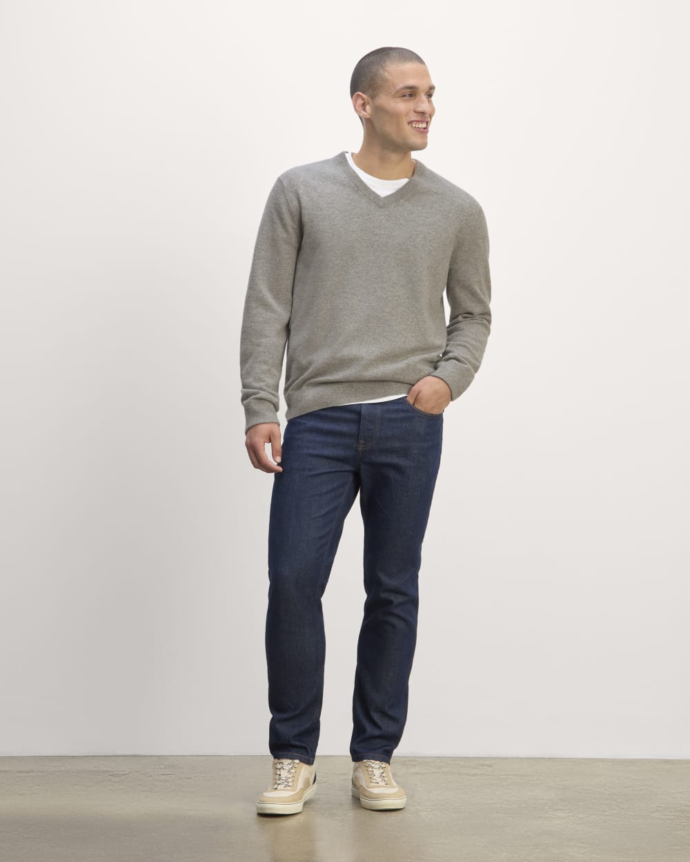 The Cashmere V-Neck Sweater | Light Heather Grey