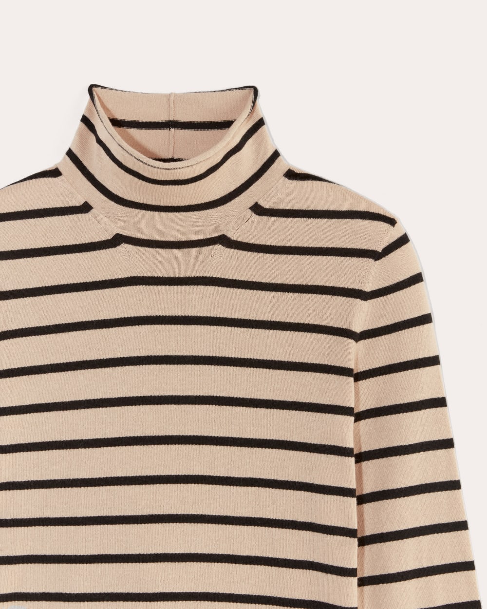 The Funnel Neck in Cotton Cashmere | Powder / Black
