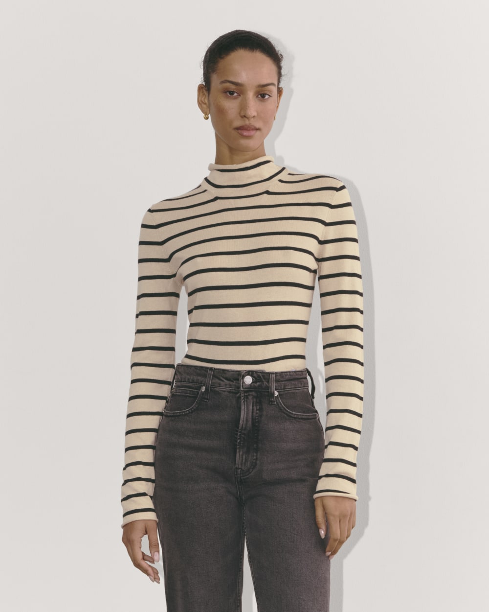 The Funnel Neck in Cotton Cashmere | Powder / Black